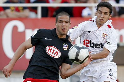 El Sevilla vence a un Atlético que ya piensa en finales