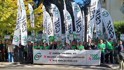 Los sindicatos convocan protestas y amenazan con huelga en diciembre si no se negocia la subida salarial para funcionarios