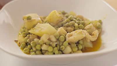 Sípia amb pèsols de Mataró, un mar i muntanya del Maresme