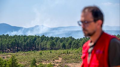 El incendio de la Sierra Norte de Guadalajara, que sigue sin ser controlado y en nivel 2 de operatividad