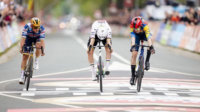 Skjelmose logra la Amstel Gold Race en un apoteósico final con Pogacar y Evenepoel