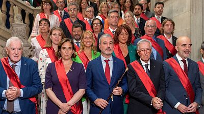 El socialista Collboni, elegido alcalde de Barcelona con el apoyo a última hora de los 'comunes' y el PP