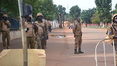Soldados dan un golpe de Estado y deponen a la junta militar de Burkina Faso