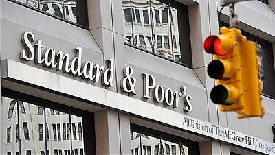 Standard & Poor's rebaja la nota a España dos escalones y la deja al borde del bono basura