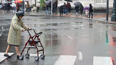Las pensiones contributivas subirán cerca de un 2,7% en 2026, unos 35 euros más de media al mes