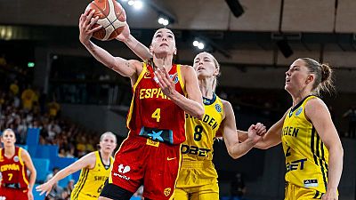 España pasa invicta a los cuartos de final del Eurobasket tras una sufrida victoria ante Suecia