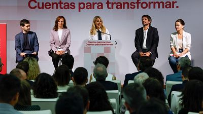 La vicepresidenta segunda del Gobierno, Yolanda Díaz, y los ministros Pablo Bustinduy, Mónica García, Ernest Urtasun, y Sira Rego intervienen en un acto de Sumar.