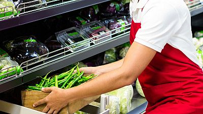 Supermercados Dia anuncia el despido de un máximo de 2.100 empleados tras  perder 352,58 millones