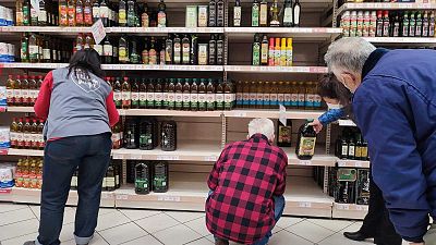 El Gobierno permitirá que los supermercados puedan limitar las compras para evitar el desabastecimiento