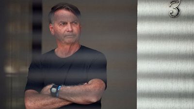 El Supremo de Brasil ordena la vigilancia permanente de Bolsonaro por "riesgo de fuga"