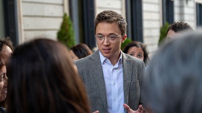 El juez del caso Errejón deja en suspenso su declaración y la de Mouliaá por la baja de la letrada de la denunciante