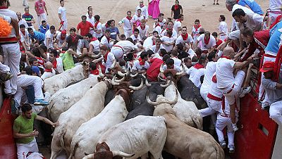 Un tapón humano deja 19 heridos, uno muy grave, en el séptimo encierro de San Fermín