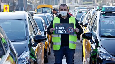 El sector del Taxi de Barcelona se opone al regreso de Uber a la ciudad con una manifestación multitudinaria