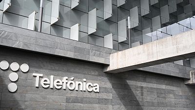 Telefónica investiga una posible filtración de datos de 120.000 clientes y empleados