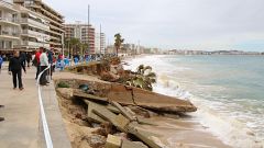 El temporal destrossa bona part del litoral i fa desaparèixer la sorra de les platges