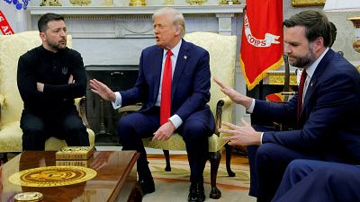 La "tensa y atípica" bronca entre Trump y Zelenski, otra muestra de la "escenificación constante" del líder de EE.UU.