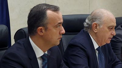 El tenso careo entre el exministro Fernández Díaz y su ex número dos en el juicio por el caso Kitchen - La hora de La 1 | Ver