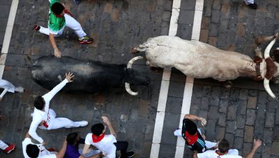 Tercer encierro rápido con huecos entre los Cebada Gago Tercer encierro rápido con huecos entre los Cebada Gago