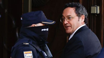 Los agentes de la UCO justifican el volcado "total" de los dispositivos del fiscal y reconocen su "colaboración activa" - Telediario 1 | Ver