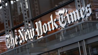 'The New York Times' demanda a Microsoft y OpenAI por entrenar sin permiso su IA con sus artículos
