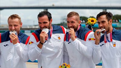 El K4 liderado por Saúl Craviotto roza el oro y celebra la plata