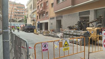 Carrer al Putxet on hi ha els edificis evacuats per l'esfondrament de les obres
