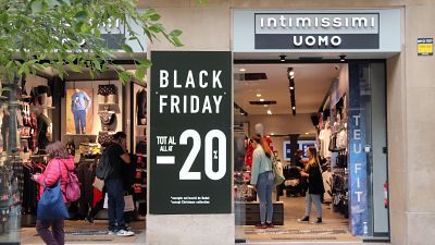 Una botiga Intimissimi amb descomptes durant el Black Friday. | Maria Asmarat Una botiga Intimissimi amb descomptes durant el Black Friday. | Maria Asmarat