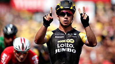 El holandés Dylan Groenewegem (Lotto Jumbo) ha logrado su segundo triunfo consecutivo en el Tour de Francia al adjudicarse la octava etapa, disputada entre Dreux y Amiens a través de 181 kilómetros, en la que el belga Greg Van Avermaet (BMC) mantuvo