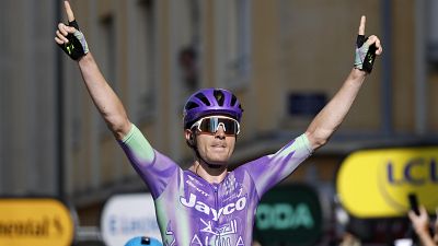 Mauro Schmid  gana la etapa 13 del Tour 2026 en Belfort