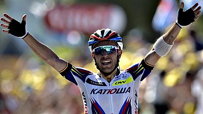 El español Joaquín "Purito" Rodríguez logró hoy en el Muro de Huy su segunda victoria en el Tour de Francia, por delante del británico Chris Froome. El ciclista del Katusha, de 36 años, se había impuesto en 2010 en la etapa con final en Mende.