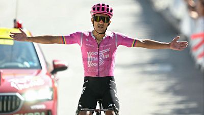 Richard Carapaz gana la etapa 18 del Tour 2026 | Ver