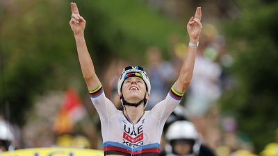 Tadej Pogacar gana la etapa 6 del Tour de Francia 2026 | Ver
