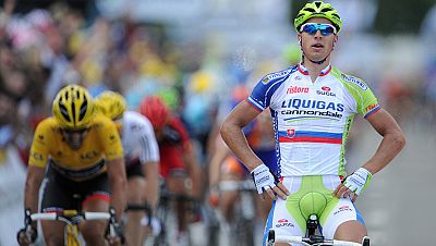 El eslovaco Peter Sagan, del equipo Liquigas, ha sido el vencedor de la primera etapa del Tour de Francia, disputada entre las localidades belgas de Lieja y Seraing sobre 198 kilómetros, mientras que el suizo Fabian Cancellara (RadioShack), segundo,