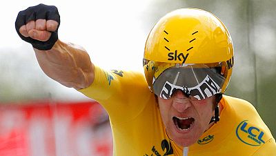 Bradley Wiggins se convertirá en el primer británico que gana el Tour de Francia, la consagración de un corredor nacido en la pista y que ha protagonizado una espectacular metamorfosis hasta tocar el cielo al frente de un equipo, el Sky, fabricado en