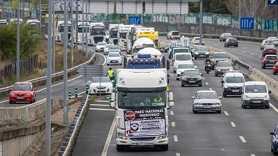 Los transportistas exigen al Gobierno una bonificación de 40 céntimos a partir de julio ante la subida del combustible