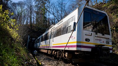 De trenes demasiado anchos a retrasos en la entrega: claves del enfado en Asturias y Cantabria por sus nuevos cercanías