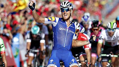 El italiano Matteo Trentin (Quick Step) se ha impuesto en la cuarta etapa de la Vuelta a España, disputada a lo largo de 198,2 km entre Escaldes Engordany y Tarragona, en la que el británico Chris Froome (Sky) mantuvo el jersey rojo de líder.