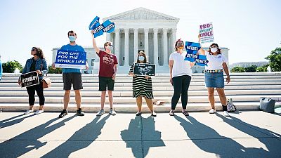 El Supremo de EE.UU. derriba una polémica ley que restringía el aborto en Luisiana en una decisión histórica