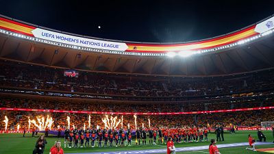 La selección española de fútbol femenino celebra la victoria de la Nations League en el Estadio Metropolitano.
