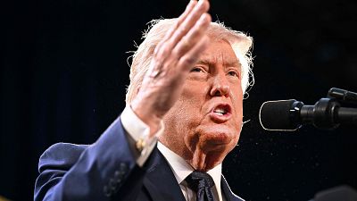 Trump dice que la guerra en Irán terminará "muy pronto" pero que golpeará "20 veces más fuerte" a Irán si bloquea Ormuz