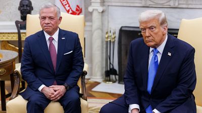 Trump dice que si Hamás no libera a los rehenes antes del mediodía del sábado desatará el "infierno"