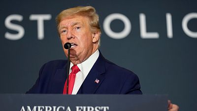 Trump guardaba documentos de alto secreto entre libros y revistas, según el inventario del registro del FBI