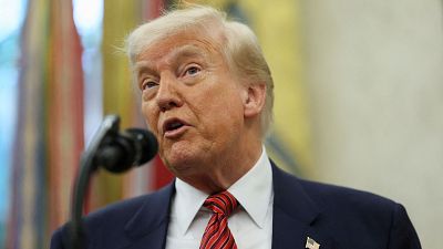 Trump llama necio al presidente de la Reserva Federal tras anunciar que no bajará los tipos de interés
