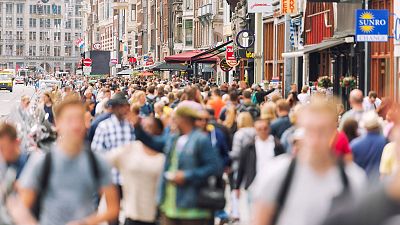'Tsunami Turístico', cómo reflotar y poner a salvo a ciudades ahogadas por el turismo
