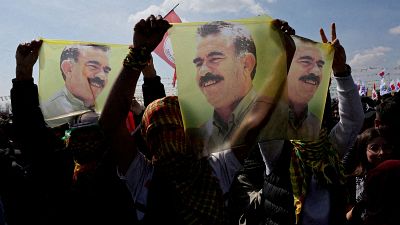 Turquía permite a un partido prokurdo visitar en prisión al fundador del PKK por primera vez en casi diez años