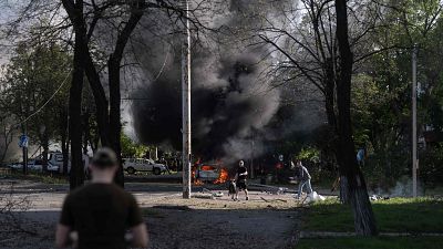Ucrania acusa a Rusia de atacar Zaporiyia pese al alto el fuego declarado por Kiev y tras una jornada con 28 muertos