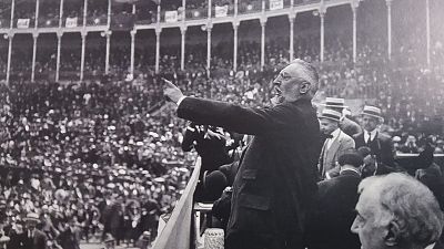 Unamuno, un nudista desterrado, exiliado en París y su lema político: "Vencer no es convencer"