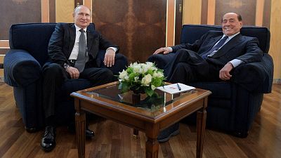 La UE recuerda a Berlusconi tras retomar "su amistad" con Putin que sus contactos deben ser contra la guerra