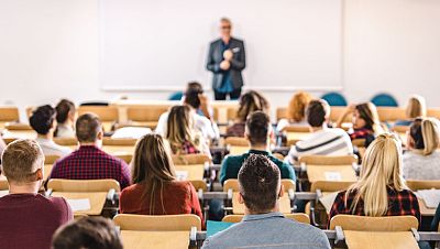 Las universidades privadas aumentan un 61% su oferta de másteres mientras que las públicas bajan un 4% desde 2016