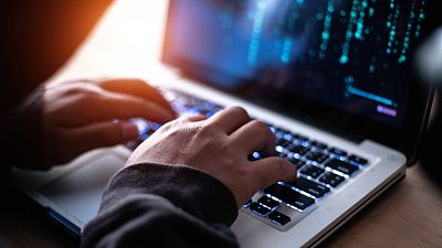 Casi uno de cada tres jóvenes en España ve legítimo ganar dinero vendiendo contenido sexual en plataformas digitales